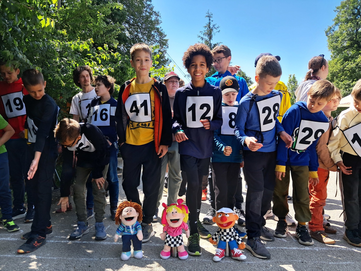 run and chess šachisti na štartovej čiare